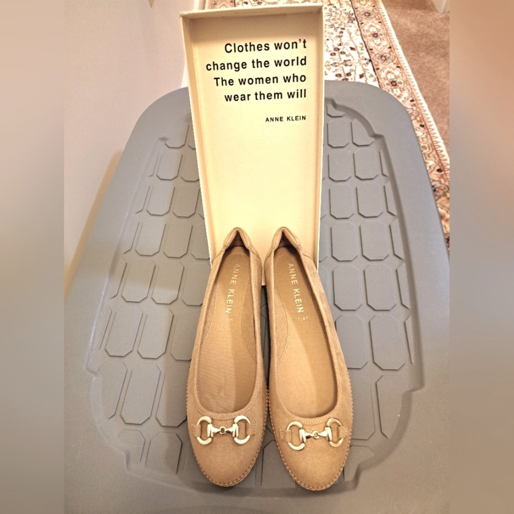 ANNE KLEIN comfort flats SHOES Elyssa BRAND NEW suede SO COMFY goldtone hardware - Picture 3 of 7